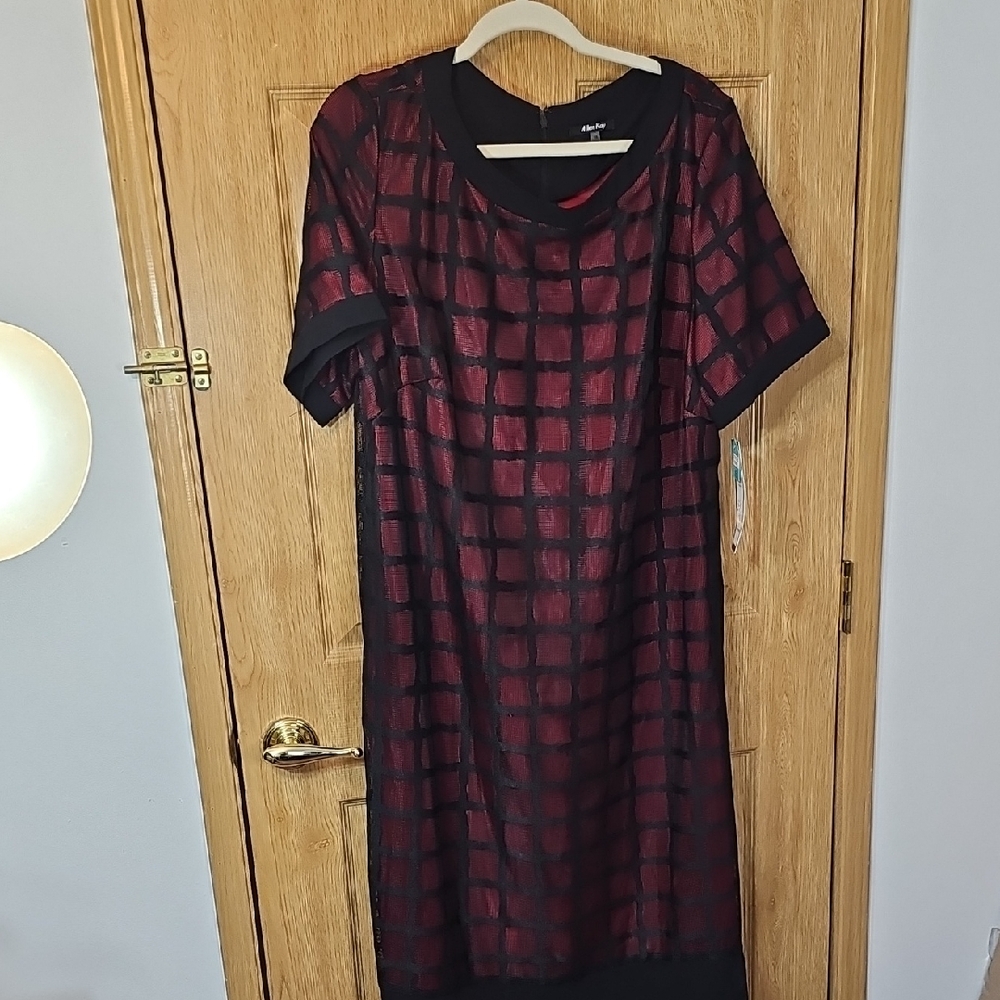 Chic Black and Red Checkered Midi Dress